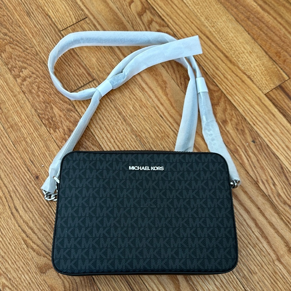 Brand New Michael Kors Hand Bag